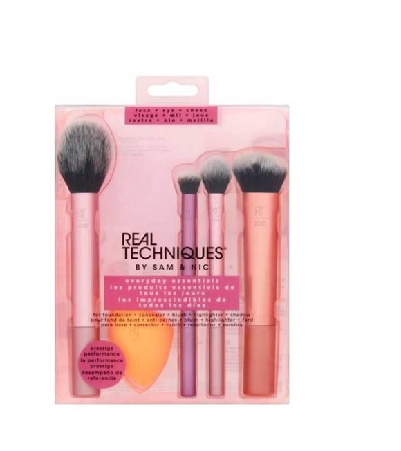 Real Techniques Everyday Essentials set pennelli 4 pezzi e sponge